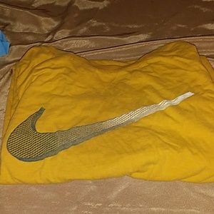 Men's Nike yellow shirt
